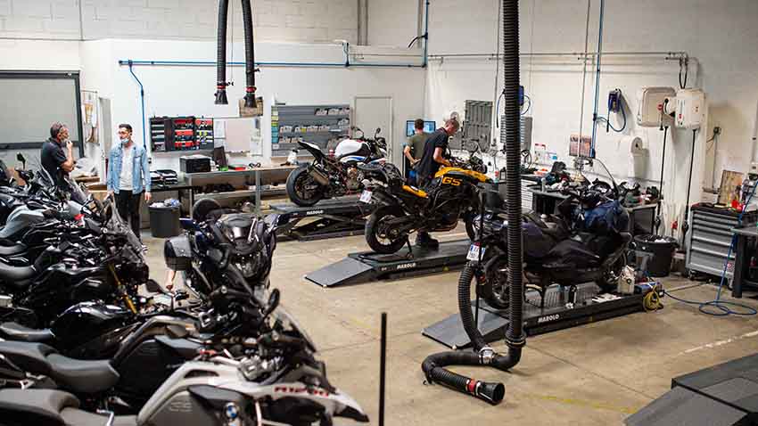Notre guide pour un entretien moto réussi - BMW Motorrad Groupe GRIM