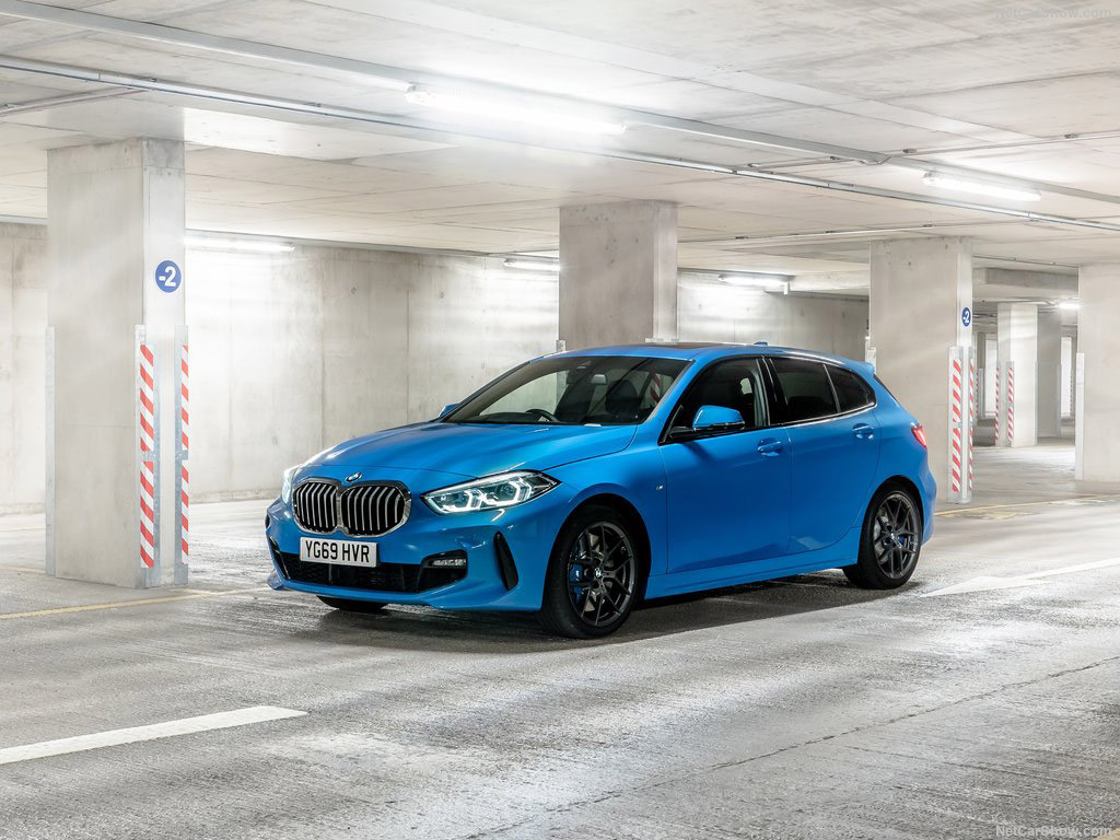 Nouvelle BMW Série 1 bleu