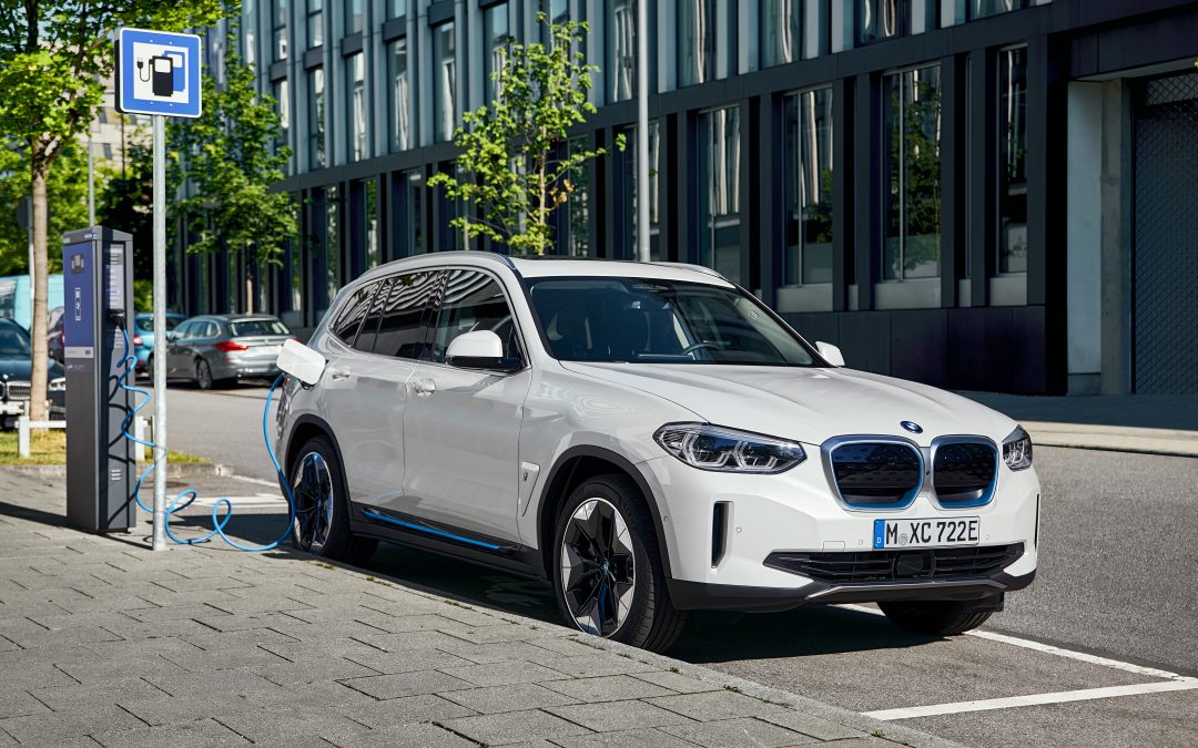 La BMW iX3 : le SUV BMW 100% électrique, en précommande dès maintenant !