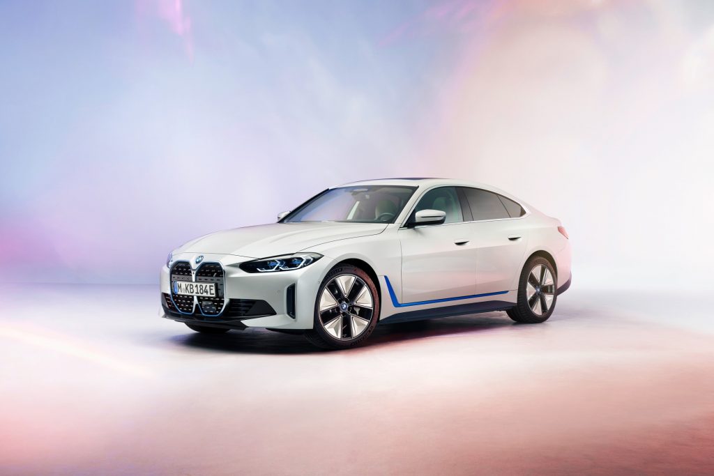 Découvrez la BMW i4 dans ce guide complet