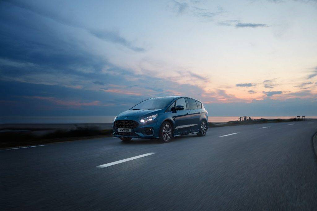 FORD S-MAX découvrez-le dans ce guide N°1 complet !