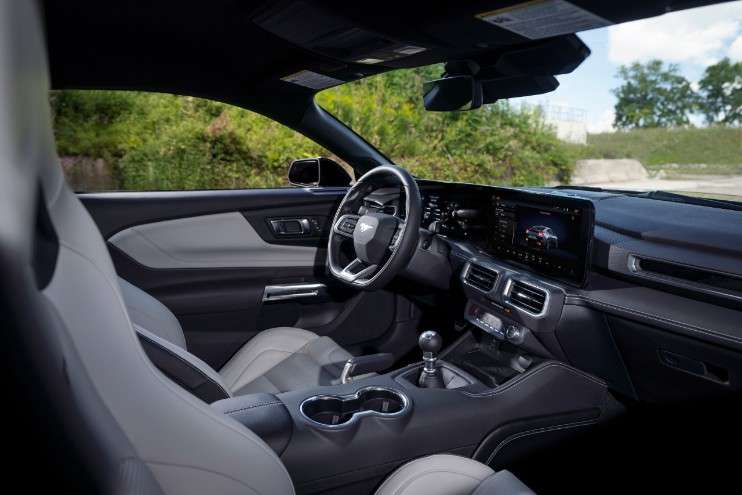 mustang 2