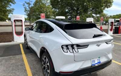Elon Musk : Tesla annonce l’ouverture de son réseau aux véhicules Ford (Ford Chargeur Tesla – 2023)