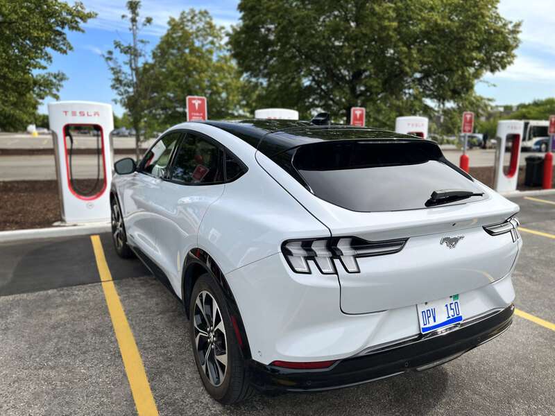 ford chargeur Tesla