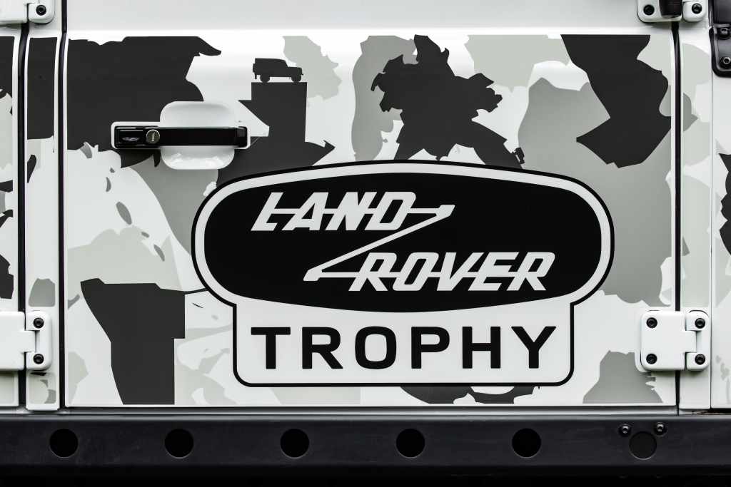 Defender Works V8 Trophy : une série limitée créée par Land Rover Classic 5 serie limitee defender works V8 trophy