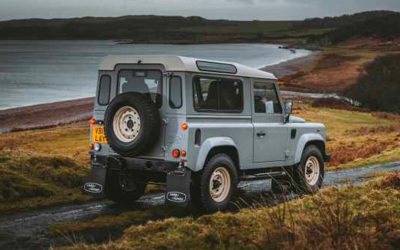 Land Rover Classic présente le Classic Defender Works V8 Islay Edition