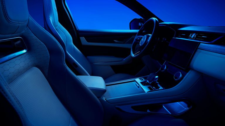 Jaguar F-Pace hybride électrique : efficience optimale et conduite dynamique