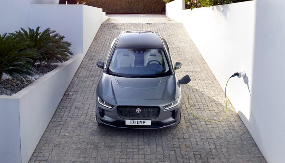 Jaguar I-Pace d’occasion – Roulez en 100% électrique dès 669€/mois* 1 offre occasion jaguar i pace