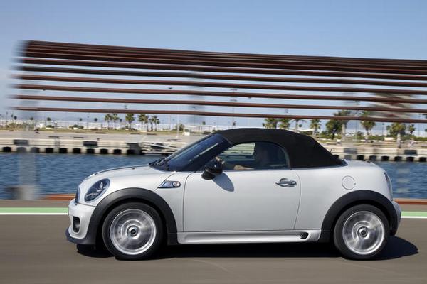 mini-roadster-premiere-sortie-officielle-au-salon-de-detroit-2012-3