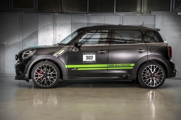 MINI John Cooper Works Countryman ALL4 Dakar Winner 2013 (10)