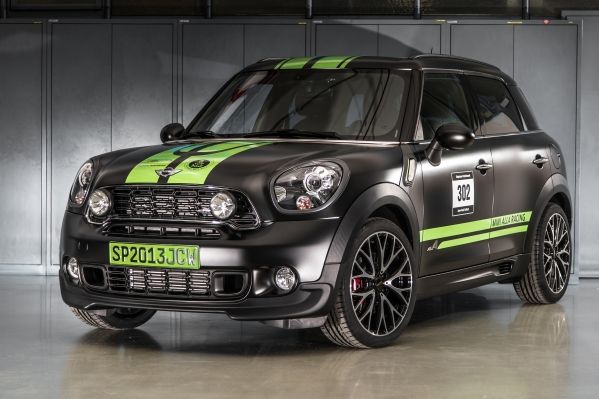 MINI John Cooper Works Countryman ALL4 Dakar Winner 2013 (11)