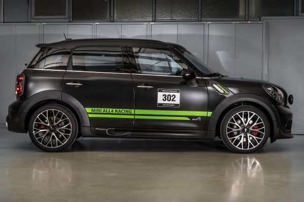 MINI John Cooper Works Countryman ALL4 Dakar Winner 2013 (13)