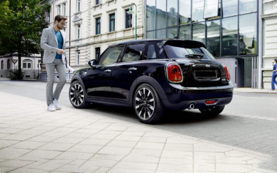 MINI HATCH. ÉDITION BLACKFRIARS À PARTIR DE 295€/MOIS*