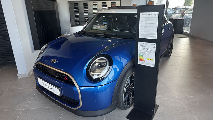 MINI Cooper avec une étiquette énergie
