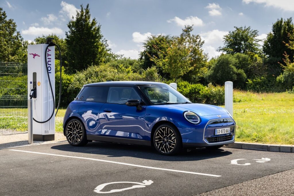 Tout savoir sur l'entretien de votre MINI électrique