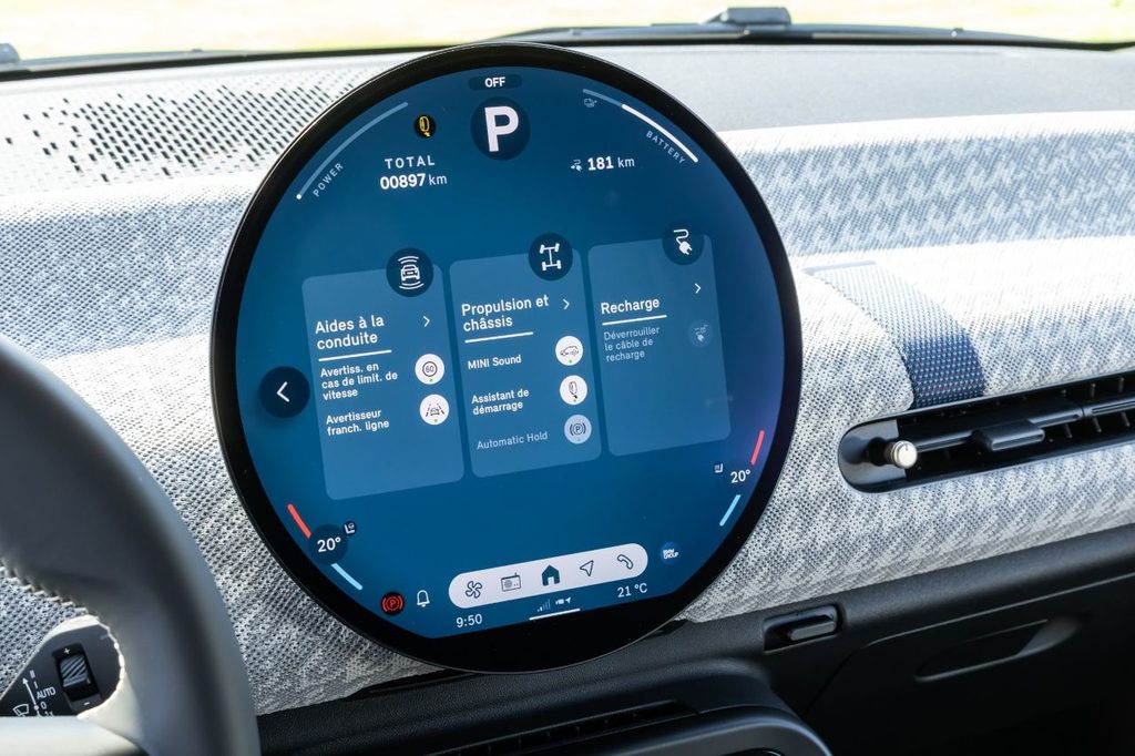 Contrôle des équipements d'aide à la conduite lors de votre entretien MINI électrique
