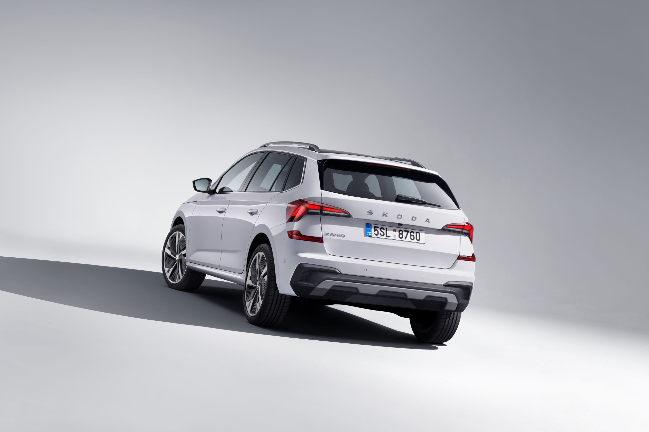 Protection De Seuil De Chargement En Acier Inoxydable Mat Compatible Avec Skoda Kamiq - À Partir De 2019 - Avec Rebord - Qualité Supérieure RECAMBO