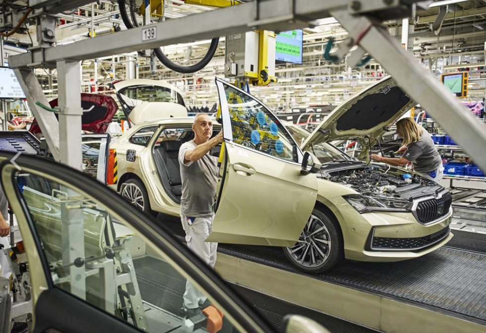 Les secrets de fabrication des voitures SKODA révélés