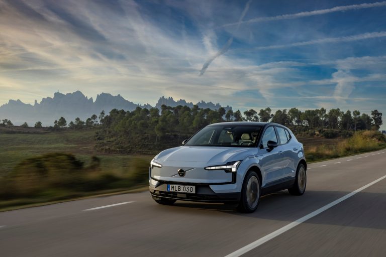 Le Volvo EX30 parmi les finalistes pour le prix de la Voiture européenne de l’année